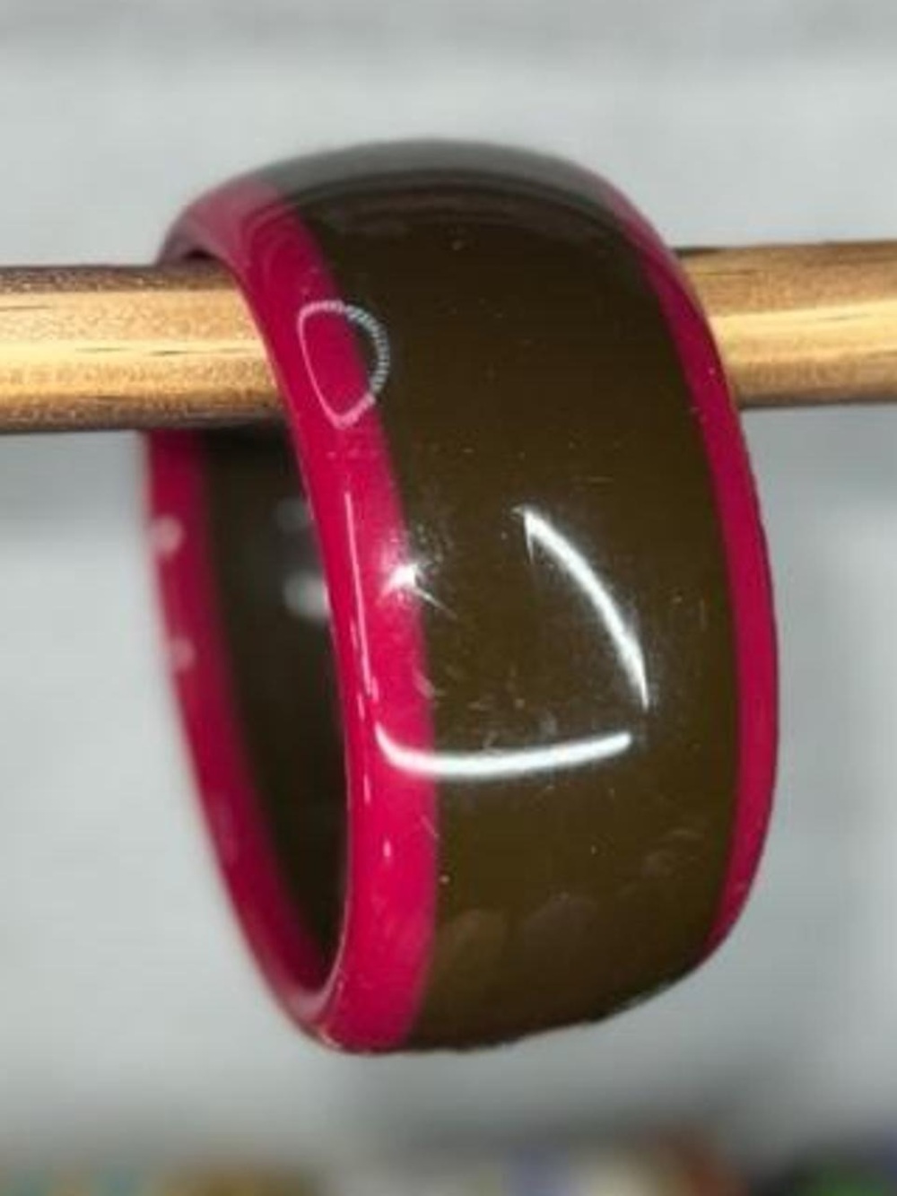 Vintage Chunky lucite Brown and magenta pink striped bangle